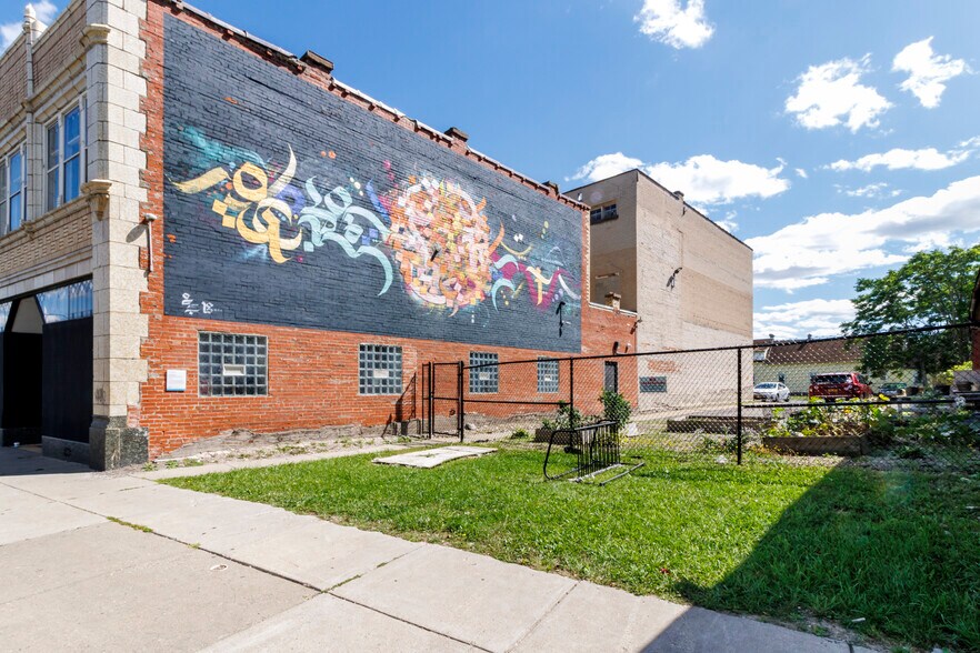More Photos Of 1131 Broadway St, Buffalo Office For Sale