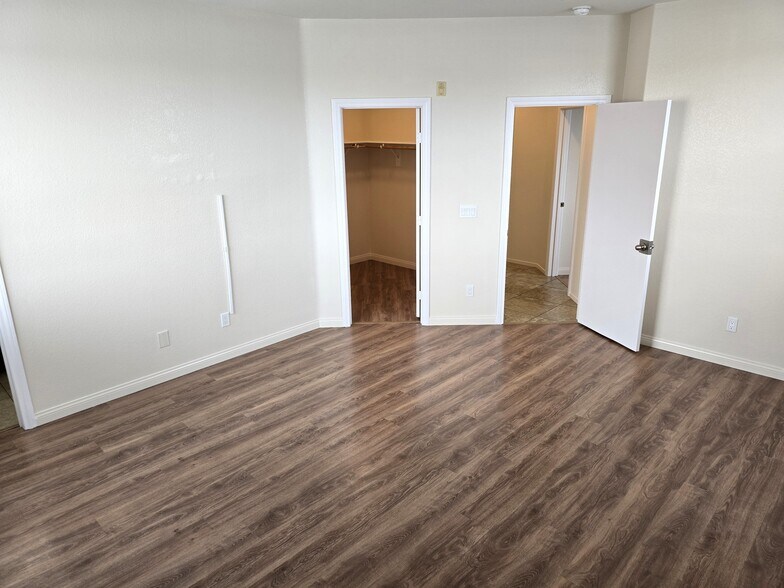More Photos Of 4300 N Lamont St, Las Vegas Apartments For Sale