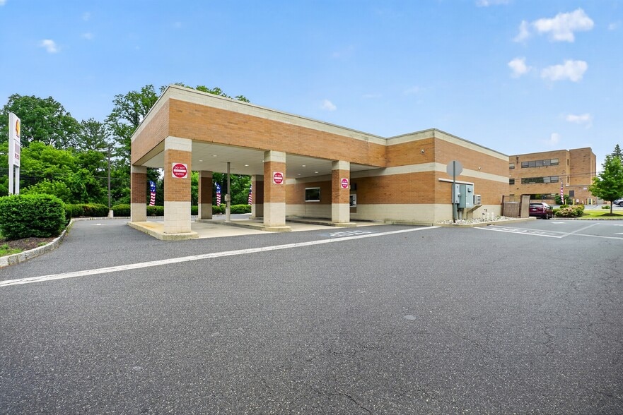 More Photos Of 1142 S Cedar Crest Blvd, Allentown Bank For Sale