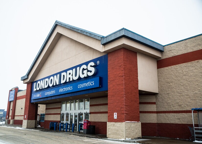 More Photos Of 100 Ave @ 108 St, Grande Prairie Storefront For Lease