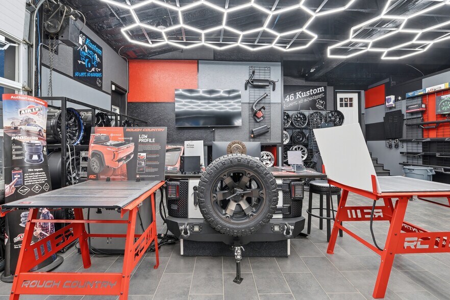 More Photos Of 1097 Eddie Dowling Hwy, North Smithfield Service Station For Sale