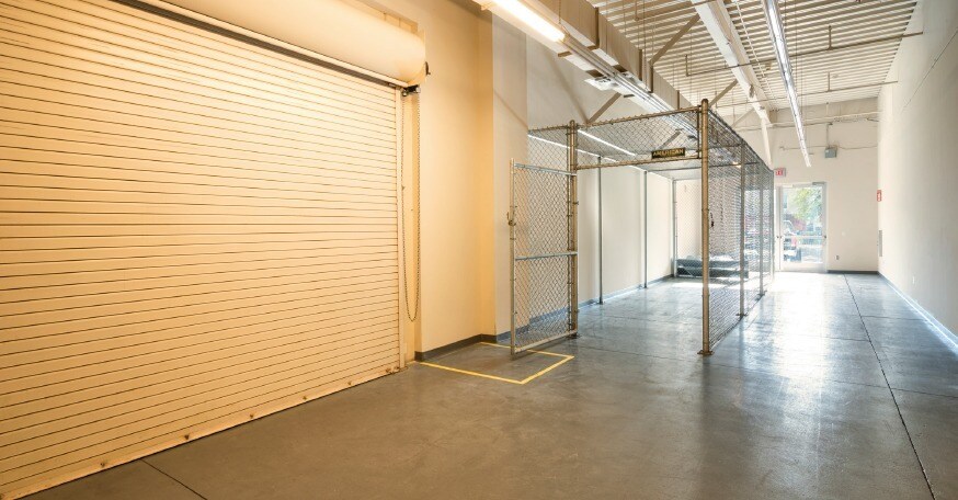 More Photos Of 827 W Grove Ave, Mesa Showroom For Sale