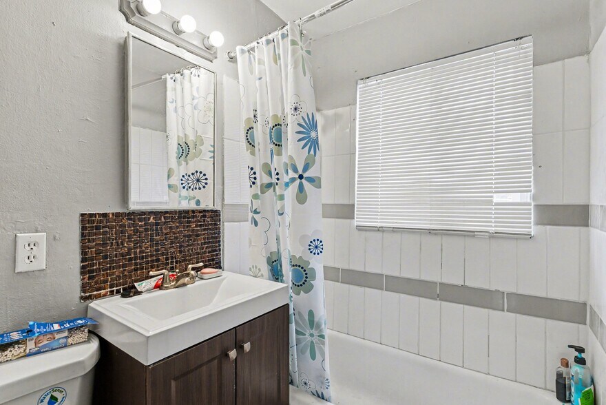 More Photos Of , Aurora Multifamily For Sale