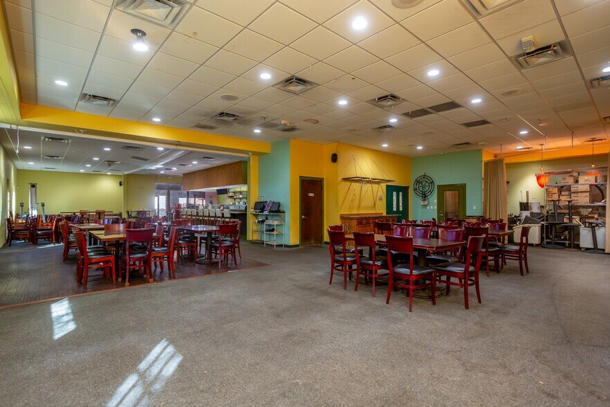 More Photos Of 801 E New Haven Ave, Melbourne Restaurant For Sale