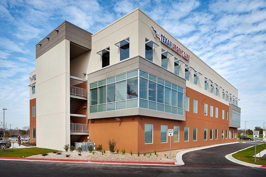 More Photos Of 14008 Shadowglen Blvd, Manor Medical For Lease