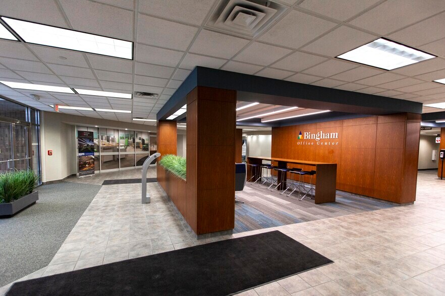 More Photos Of 30600-30700 - 30800 Telegraph Rd, Bingham Farms Unknown For Lease