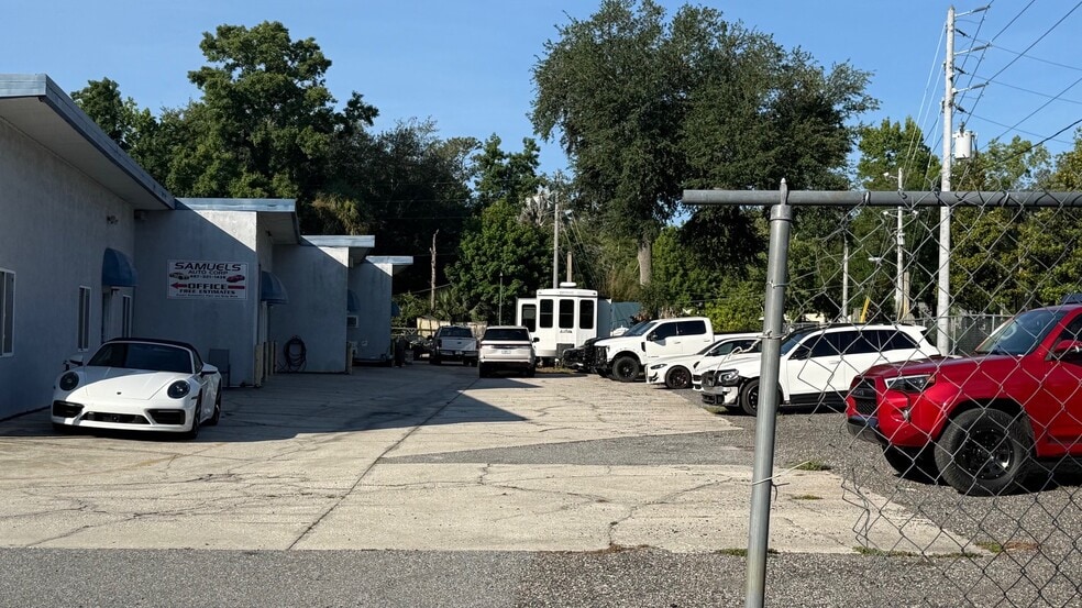 More Photos Of 5508 Benchmark Ln, Sanford Warehouse For Sale