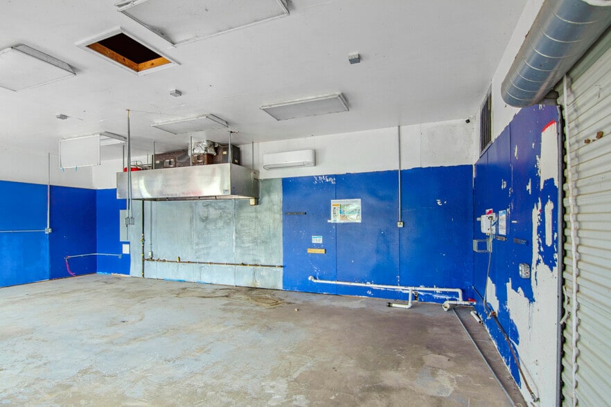 More Photos Of 27485 Cross Ln, Barnett Restaurant For Sale