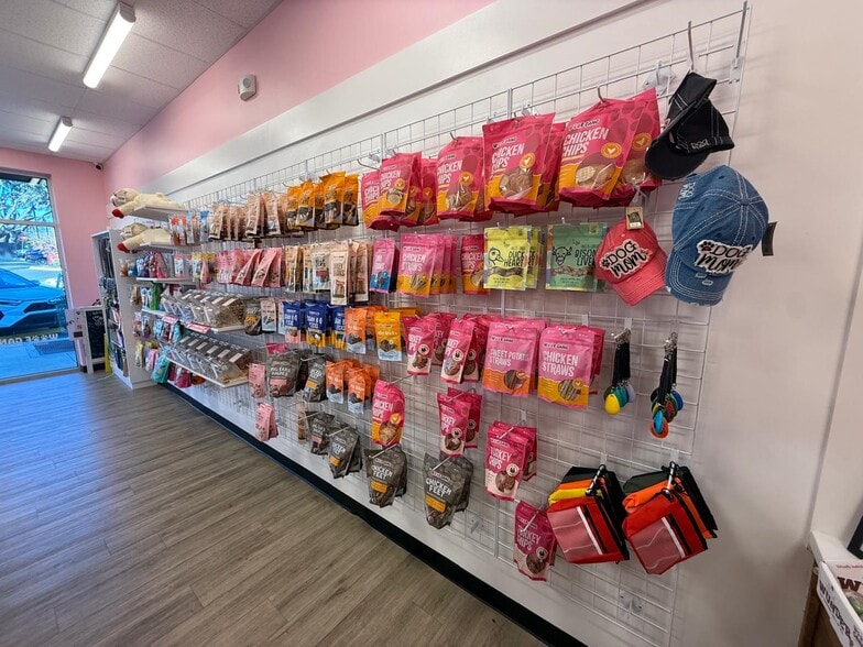 More Photos Of 8474 Bannerman Blvd, Tallahassee General Retail For Lease