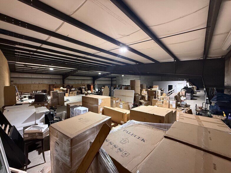 More Photos Of 812 Geneva Street, Opelika Warehouse For Lease