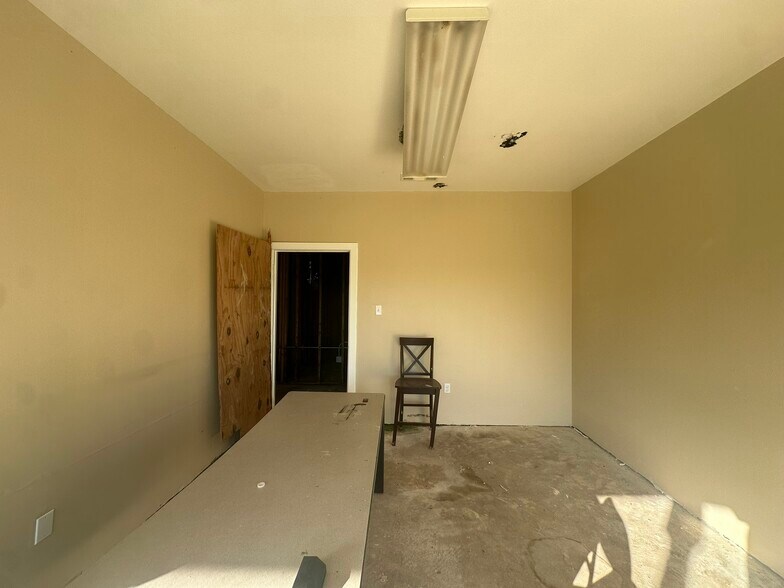 More Photos Of 650 Wooddale Blvd, Baton Rouge Movie Radio TVStudio For Sale