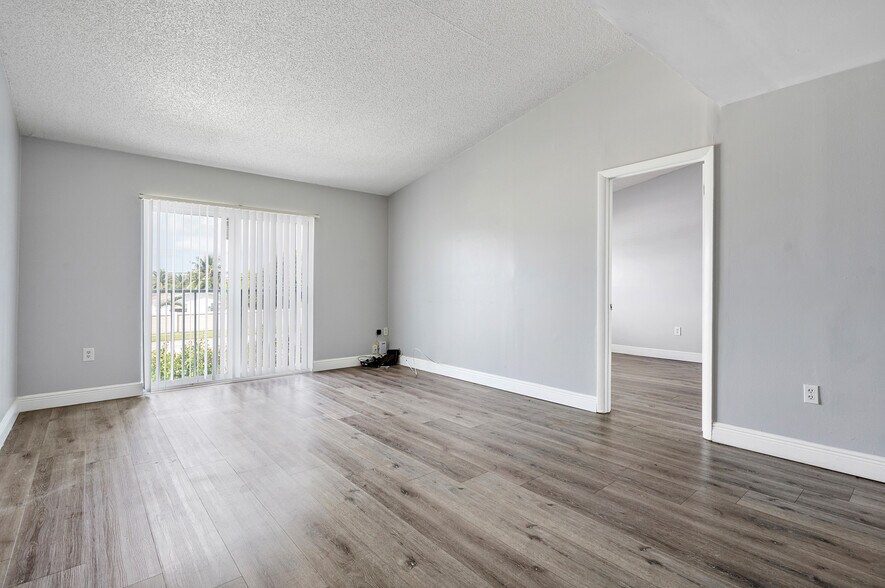More Photos Of 700-728 SW 81st Ter, North Lauderdale Apartments For Sale