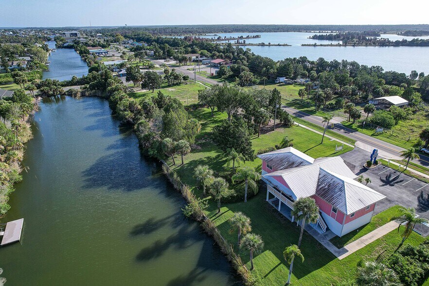 More Photos Of 3263 Shoal Line Blvd, Hernando Beach Office For Lease