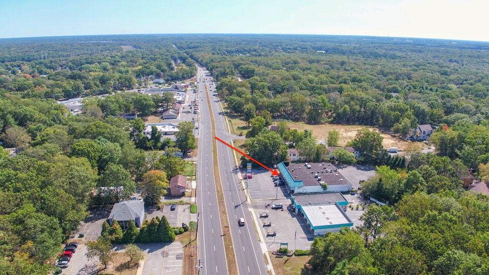 More Photos Of 1880 W County Line Rd, Lakewood Storefront For Sale