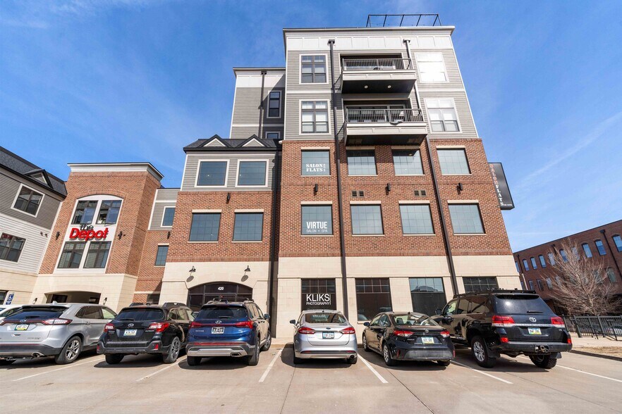 Primary Photo Of 420 12th Ave SE, Cedar Rapids Office Residential For Sale