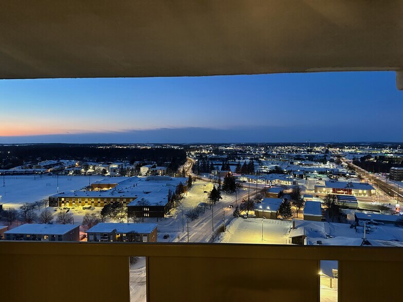 More Photos Of 375 King St N, Waterloo Apartments For Sale