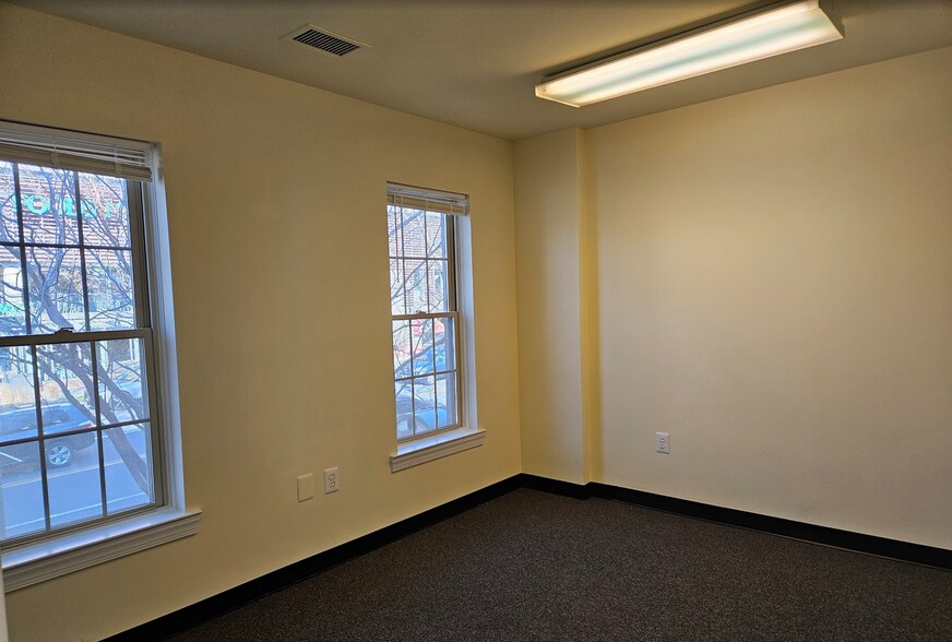 More Photos Of 100-122 E Broad St, Falls Church Office For Sale