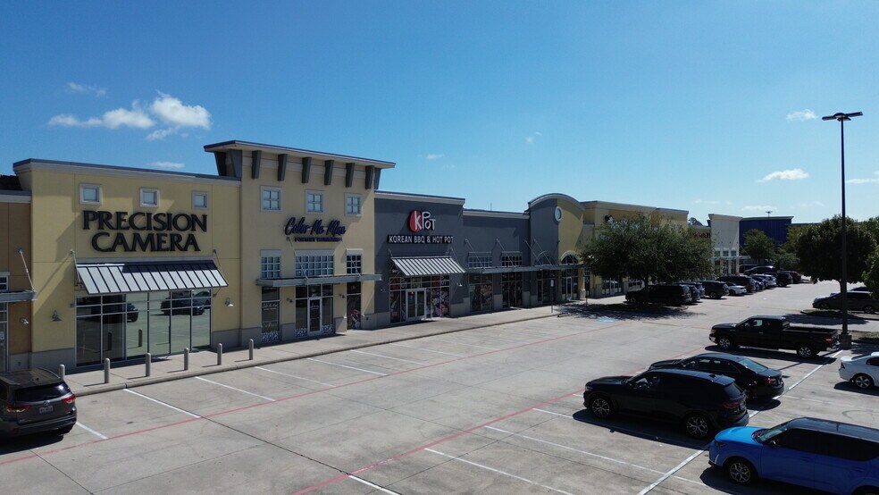 More Photos Of 17937-17945 I-45 S, Shenandoah Unknown For Lease