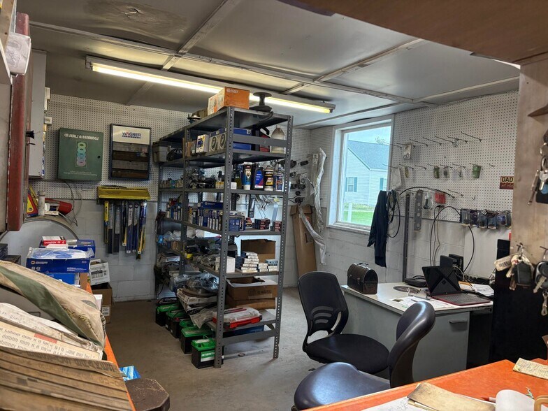 More Photos Of 5573 M 65 N, Lachine Service For Sale