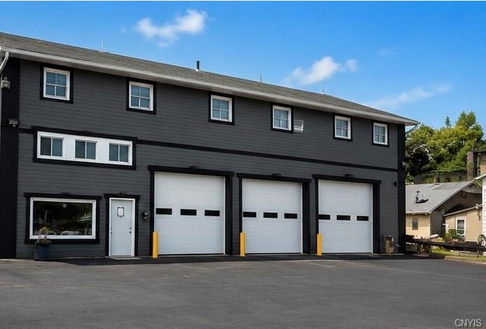 Primary Photo Of 2101 Whitesboro St, Utica Service Station For Sale