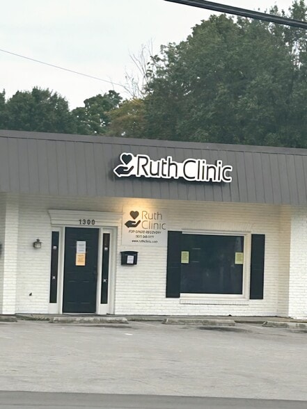 More Photos Of 1300 Hatcher Ln, Columbia Medical For Sale