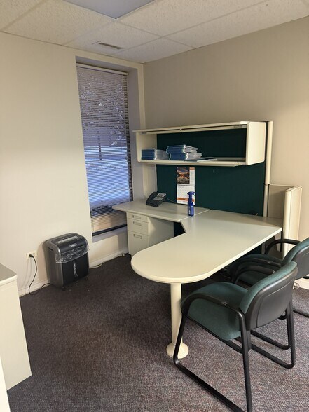 More Photos Of 3043 Ridge Rd, Lansing Office For Lease