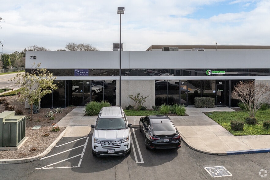 More Photos Of 650 E Parkridge Ave, Corona Unknown For Lease