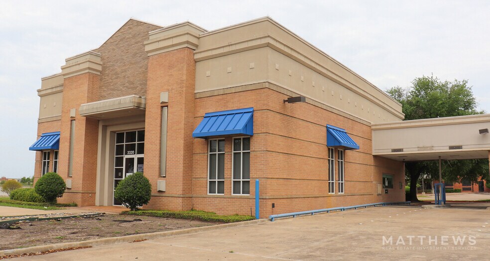 More Photos Of 3320 Lavon Dr, Garland Bank For Sale