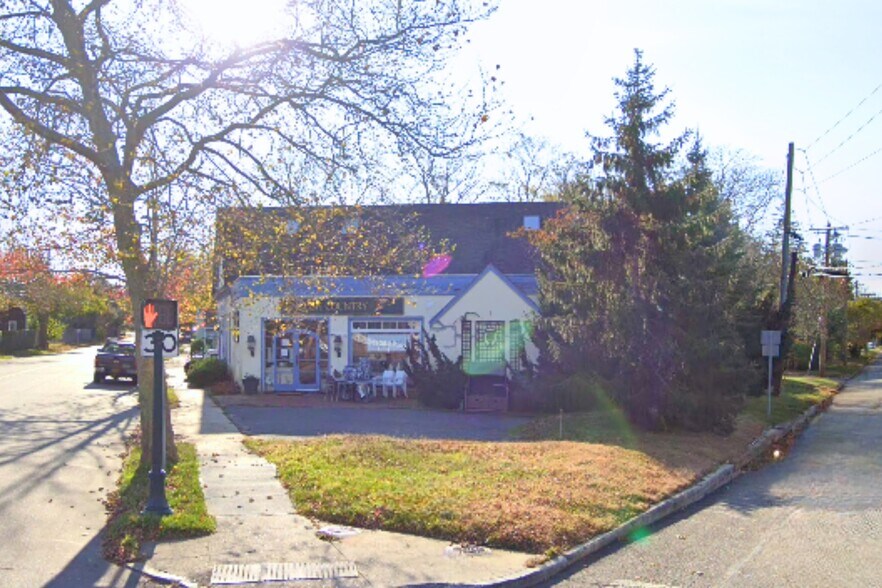 More Photos Of 53 N Sea Rd, Southampton Freestanding For Lease