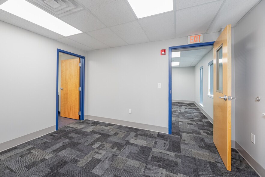 More Photos Of 411 Commerce Ln, West Berlin Medical For Sale