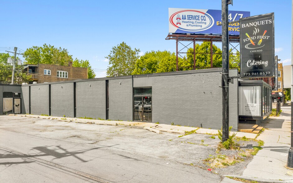 More Photos Of 2415 W Peterson Ave, Chicago Restaurant For Lease