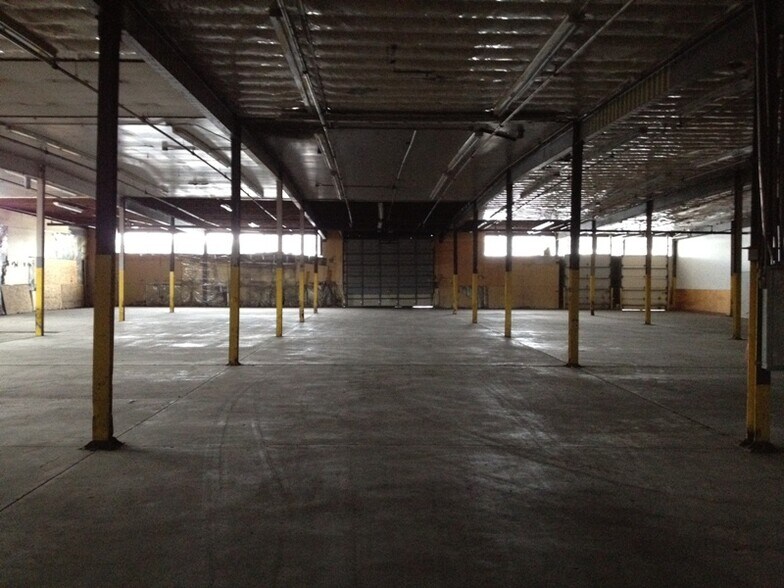 2801 E Hennepin Ave, Minneapolis, MN 55413 Industrial For Lease