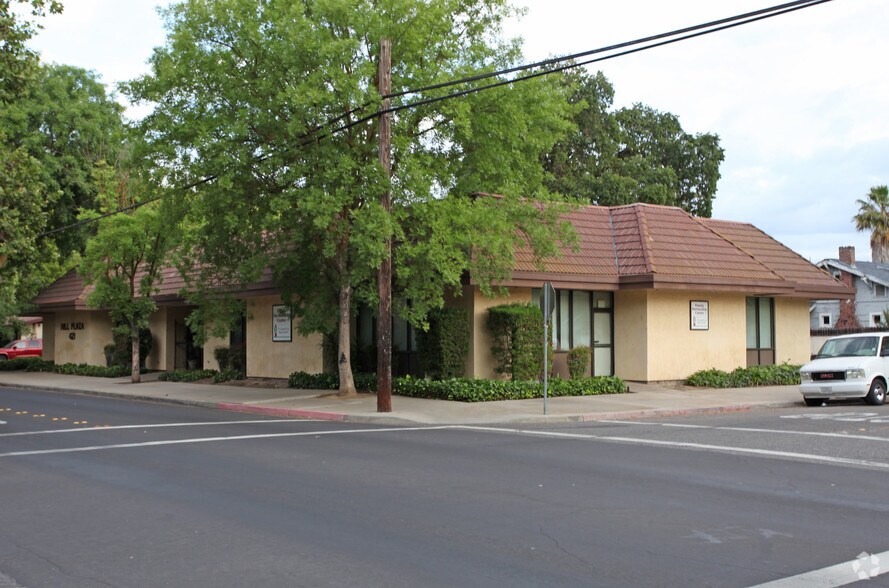 More Photos Of 421 E Morris Ave, Modesto Office Residential For Lease