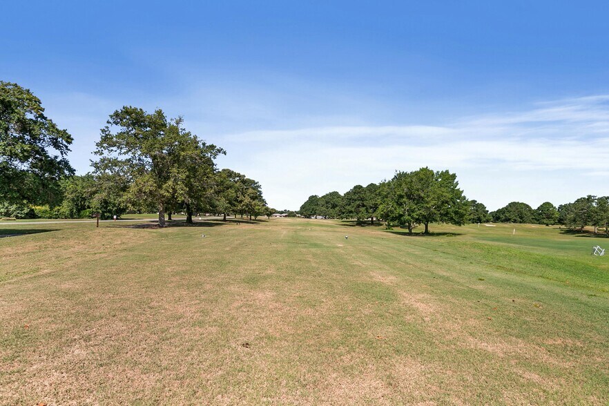 More Photos Of 101 Merion Dr, Eufaula Golf Course Driving Range For Sale