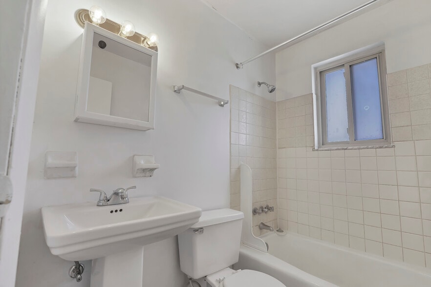 More Photos Of 1928 Agler Rd, Columbus Apartments For Sale