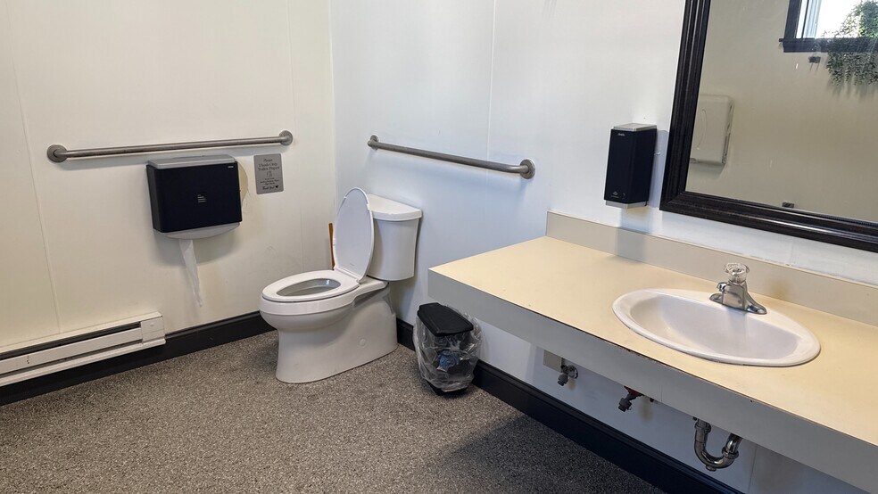 More Photos Of 1105 MA-28 Rt, South Yarmouth Restaurant For Sale