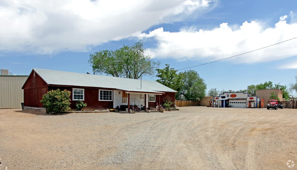 More Photos Of 300 Ranchitos Rd NE, Albuquerque Contractor Storage Yard For Lease