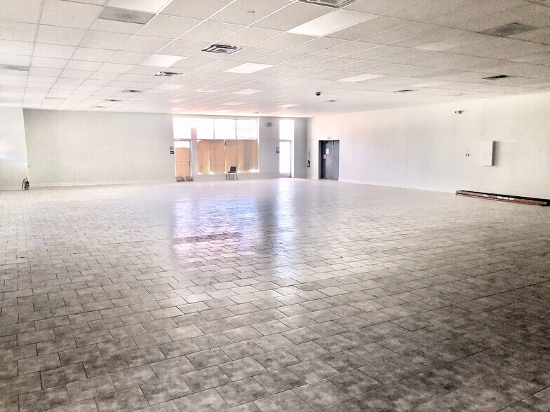 More Photos Of 12101 Joseph Campau St, Hamtramck Storefront Retail Office For Lease