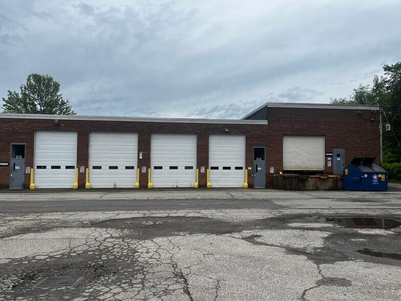 More Photos Of 946-950 Manifold Rd, Washington Industrial For Lease