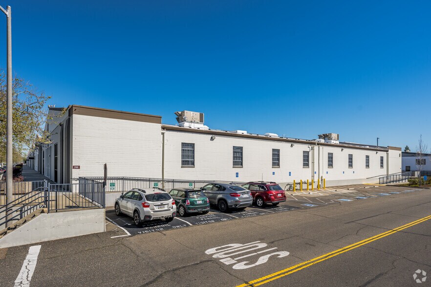 More Photos Of 5012-5116 Dudley Blvd, Mcclellan Flex For Lease