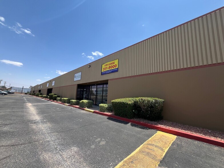 More Photos Of 7198 Merchant Ave, El Paso Distribution For Lease