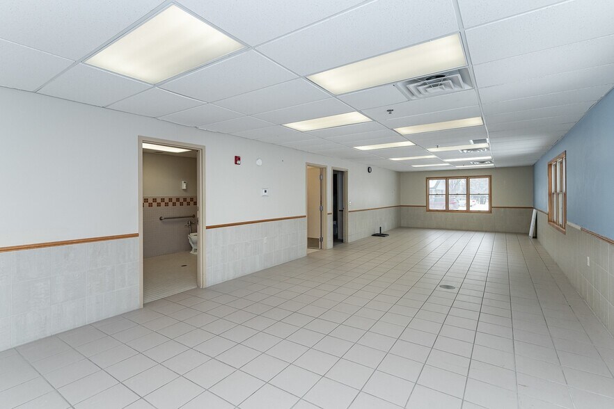 More Photos Of 202 5th St SE, Kasson Flex For Sale