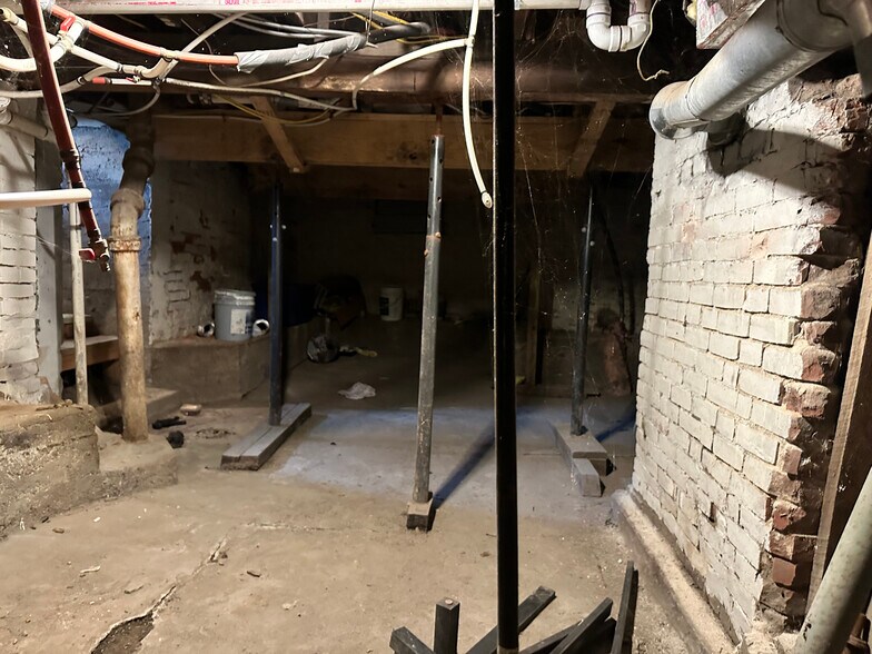 More Photos Of 1831 N C St, Elwood Apartments For Sale