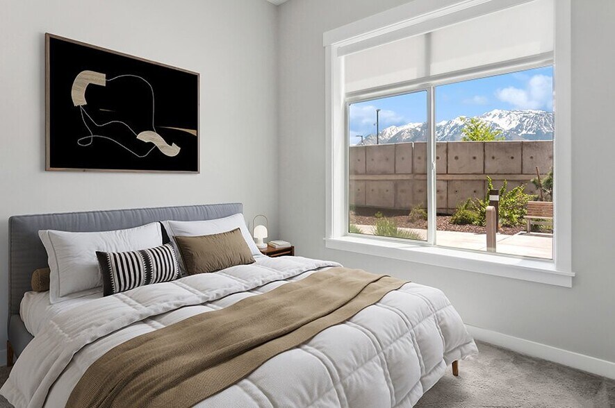 More Photos Of 168 E Midvillage Rd, Sandy Apartments For Lease