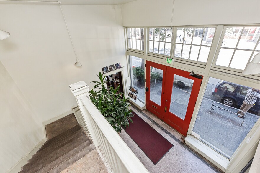 More Photos Of 1205 E Pike St, Seattle Loft Creative Space For Lease