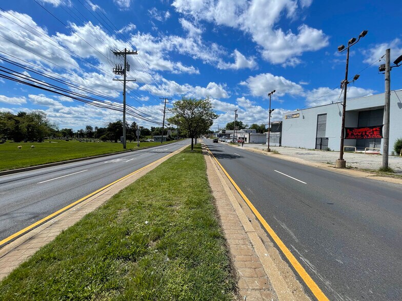 More Photos Of 5808-5812 Ritchie Highway, Baltimore Auto Repair For Sale