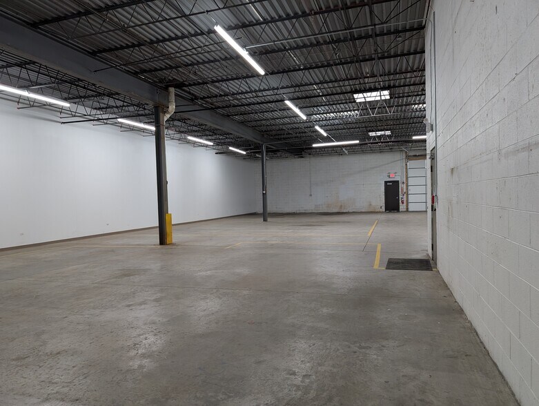 More Photos Of 1957 Quincy Ct, Glendale Heights Warehouse For Lease