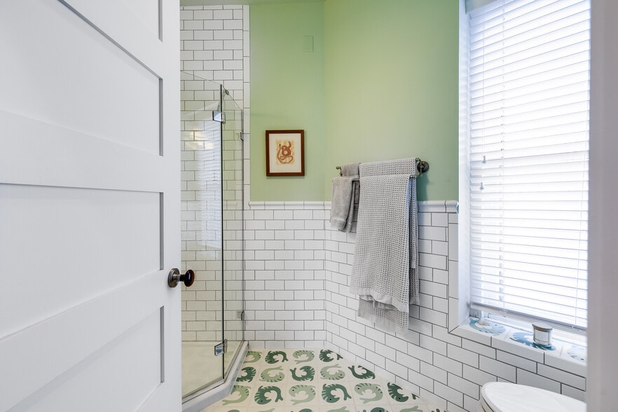 More Photos Of 215 W Clay St, Richmond Office Residential For Sale