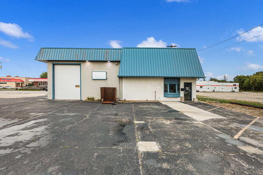 Primary Photo Of 2904 Calumet Ave, Manitowoc Auto Salvage Facility For Sale