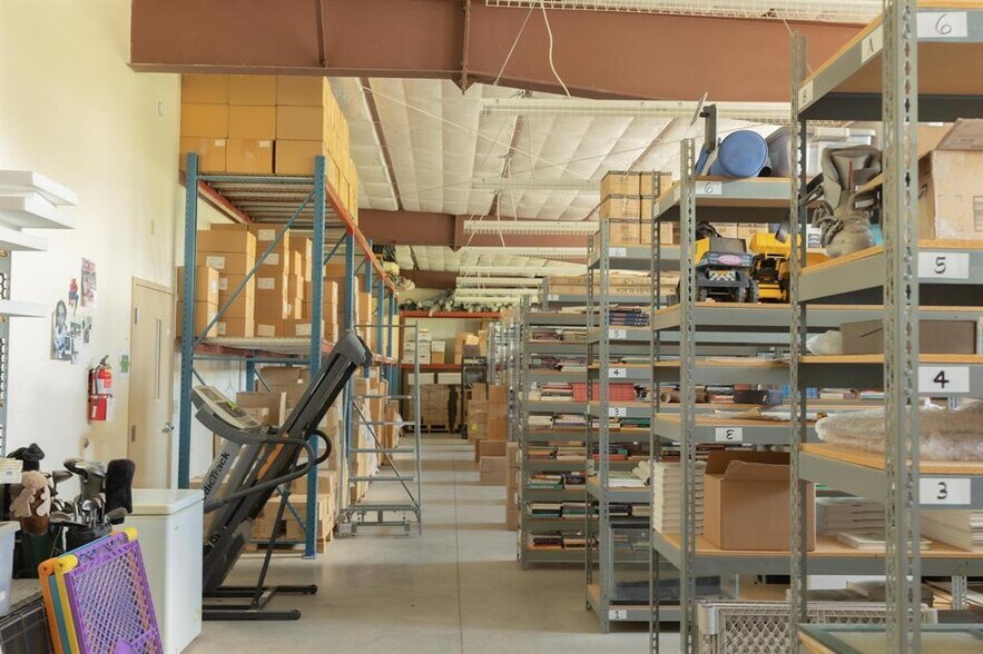 More Photos Of 202 Bendix Dr, Taos Distribution For Sale